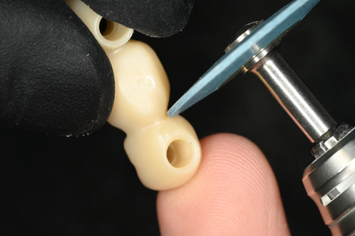 連結部の研磨シーン1