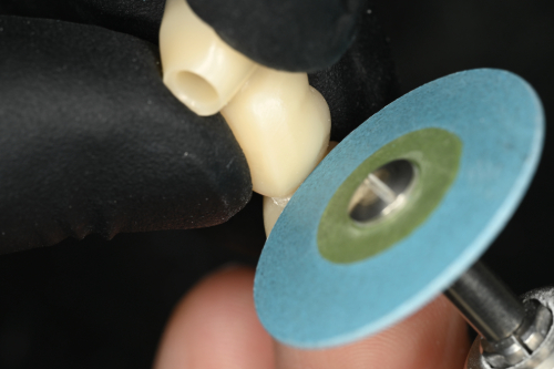 連結部の研磨シーン2